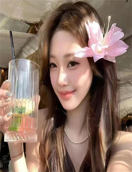 文化研究：《一颗红心》如何展现绿幕的拍摄技巧与后期合成 揭示电影的文化价值与意义