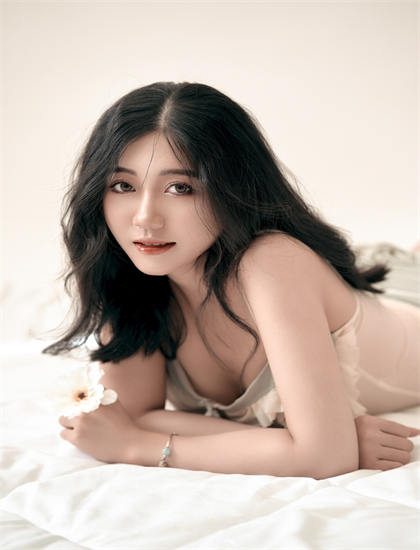 恐怖片深度解析：《青春1000日》的人物塑造与情感表达 ——深入探索恐怖片的艺术世界